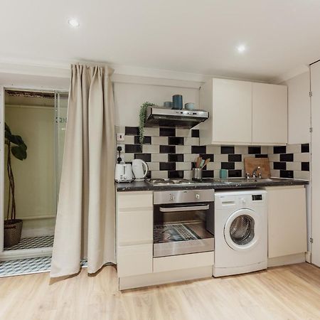 Kensington Nest Serviced Studio Londra Exterior foto