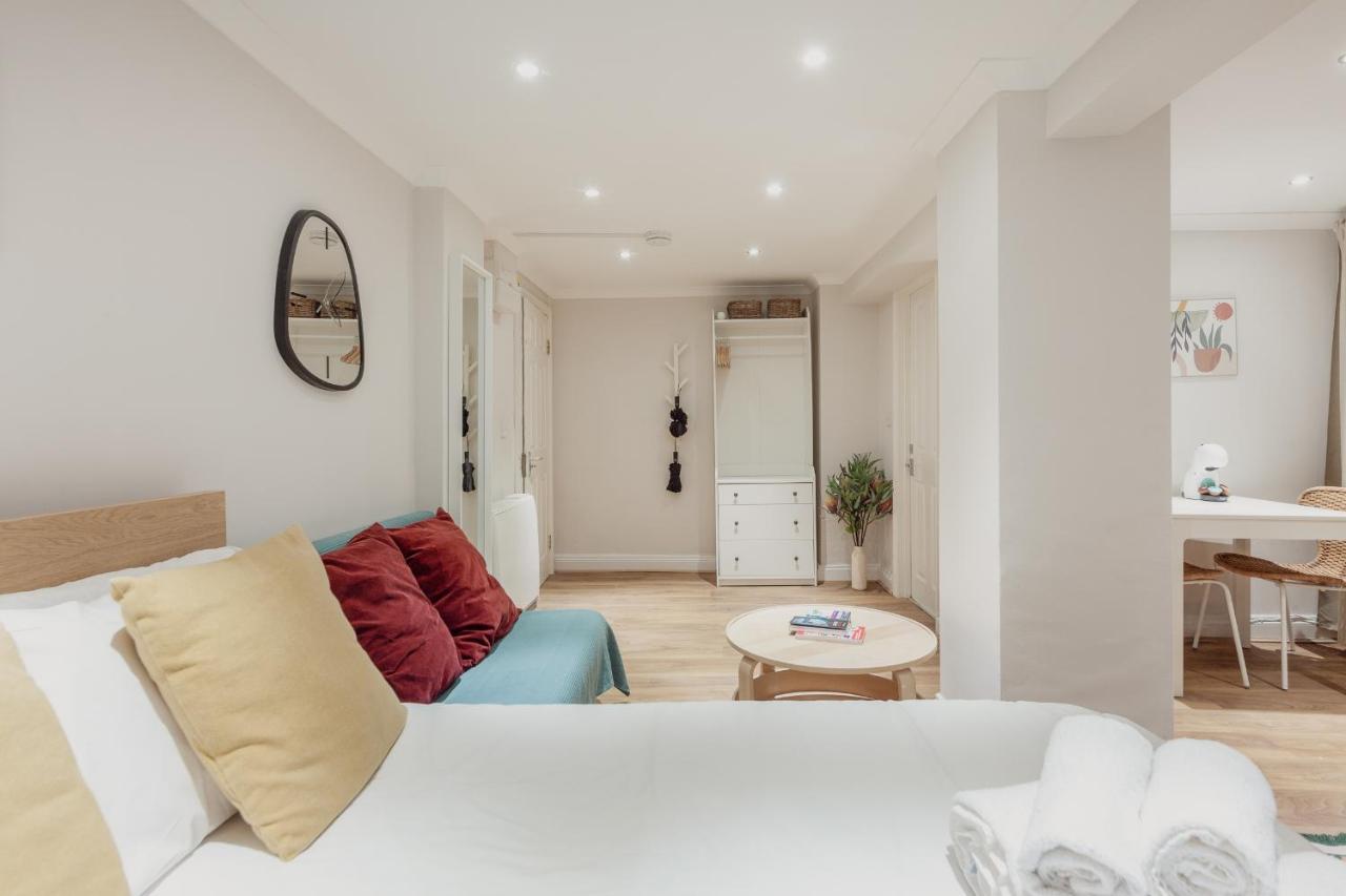 Kensington Nest Serviced Studio Londra Exterior foto