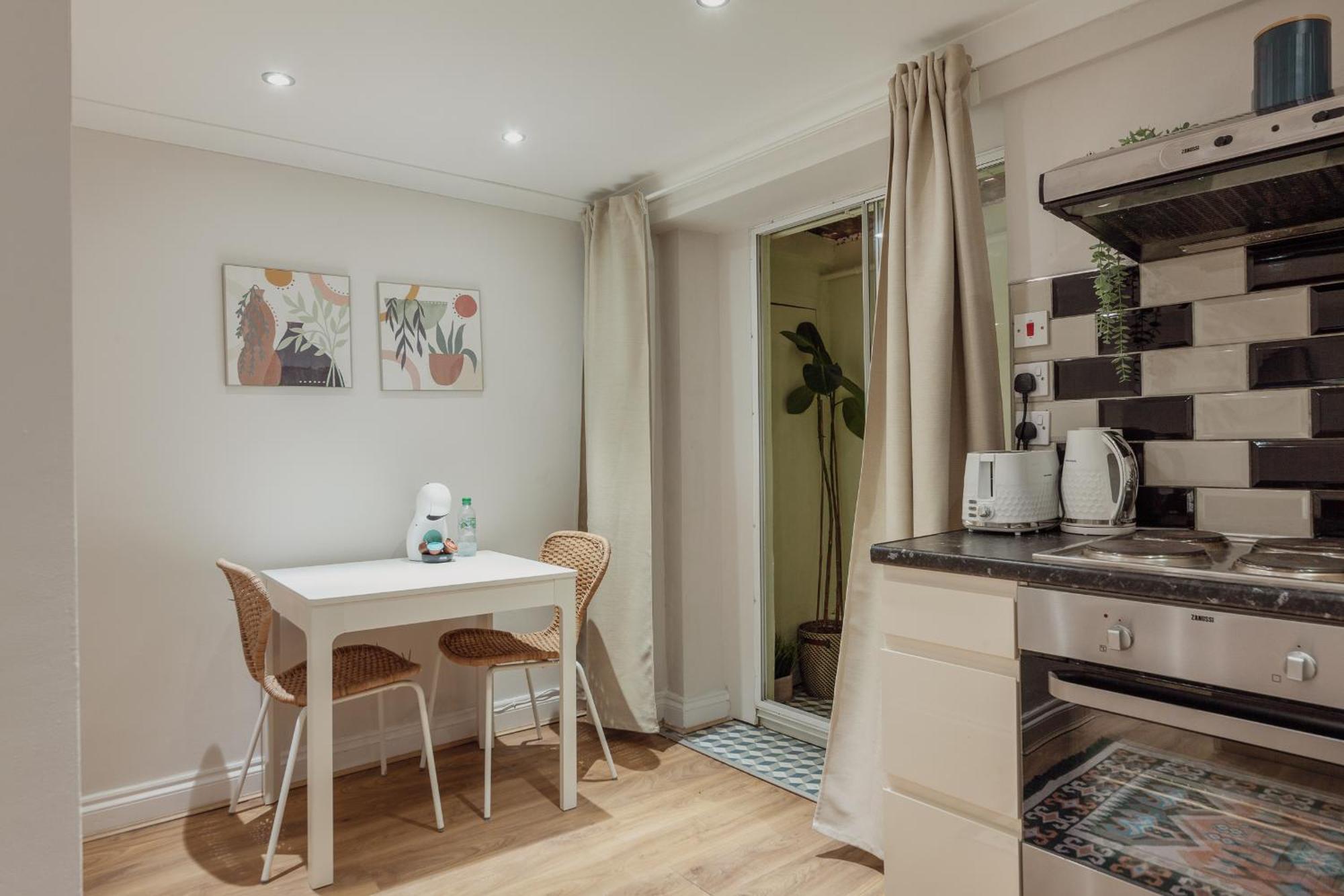 Kensington Nest Serviced Studio Londra Exterior foto